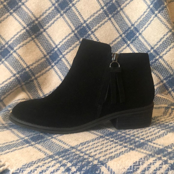 Blondo Waterproof Black Suede Ankle Boots, like new - Women’s 8W - Picture 1 of 7